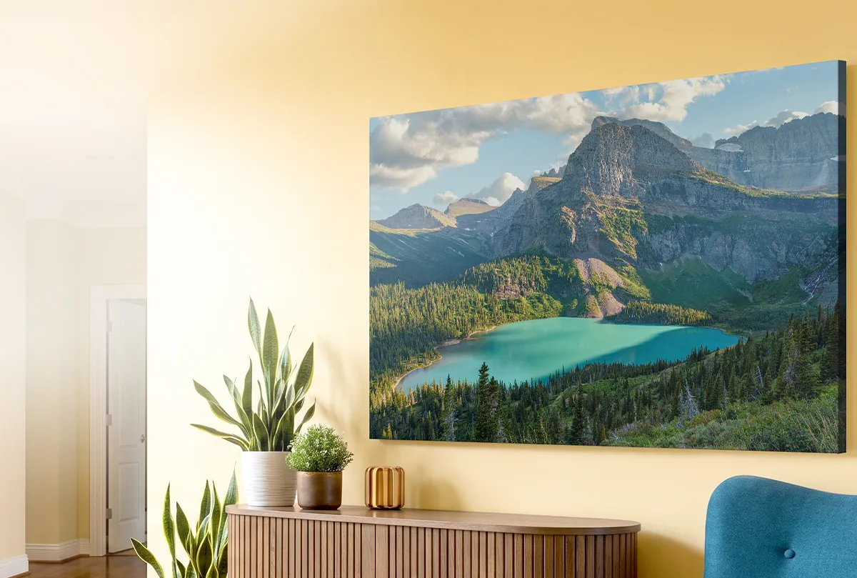 Tablou canvas cu ramă, montat pe perete